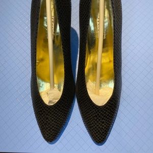 Walter Steiger snakeskin shoes. Size 8.5. Black.